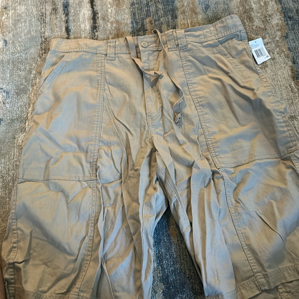 DKNY Jeans Long Lightweight  shorts -Size 38w